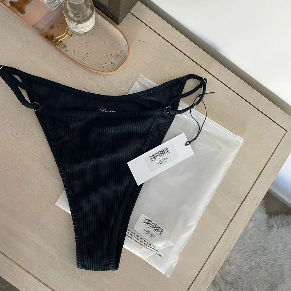 NWT Frankies Bikinis Black Luna Bikini Bottom